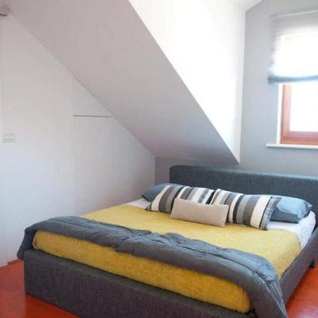 Apartments Iggy Postira Esterno foto
